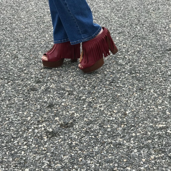 Clog Shoes - Picture 5 of 5